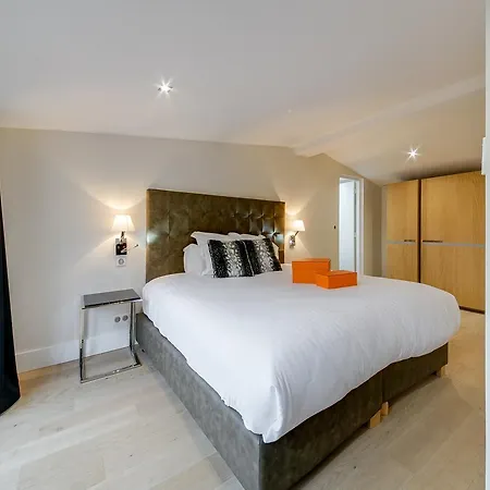 Les Suites Du Palais Gallien *