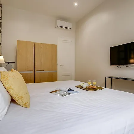 Les Suites Du Palais Gallien Bed & Breakfast *